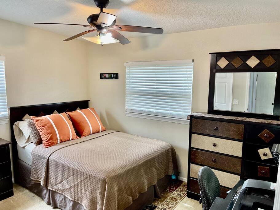 Cozy Modest Home Near Universal Studios/Volcanobay Орландо Экстерьер фото