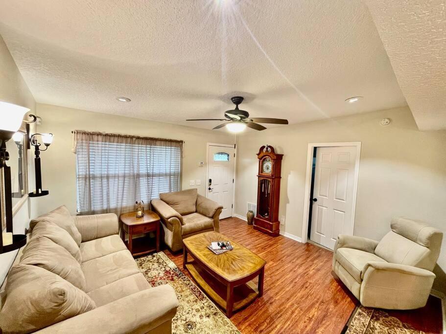 Cozy Modest Home Near Universal Studios/Volcanobay Орландо Экстерьер фото