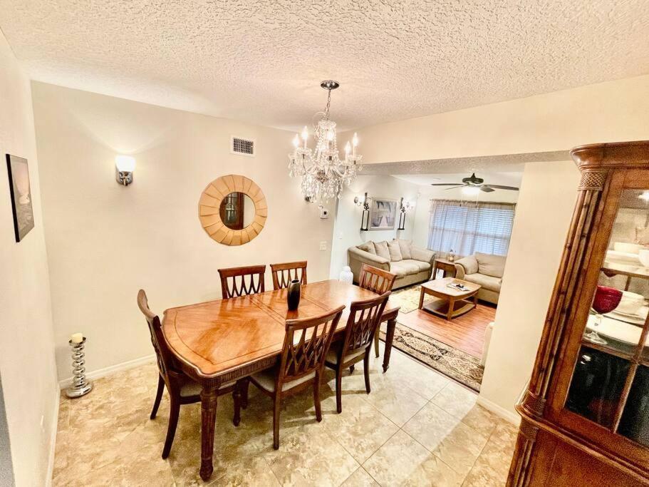 Cozy Modest Home Near Universal Studios/Volcanobay Орландо Экстерьер фото